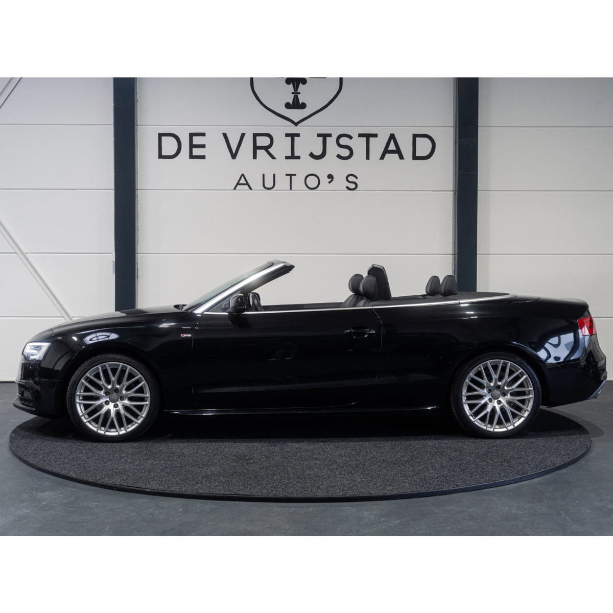 Ultra-flat car turntable for showrooms, car dealerships, etc.