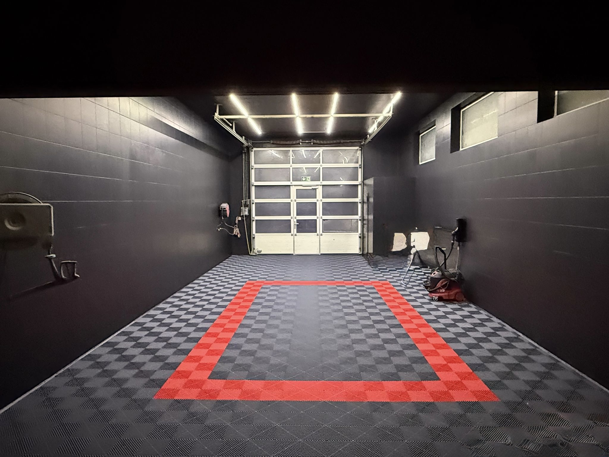 Entdecke die Vielseitigkeit unserer GRID und DIAMOND Klickfliesen