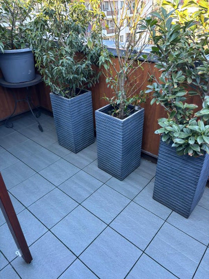 Terrassenfliese Schiefer-Optik 30x30cm aus Kunststoff